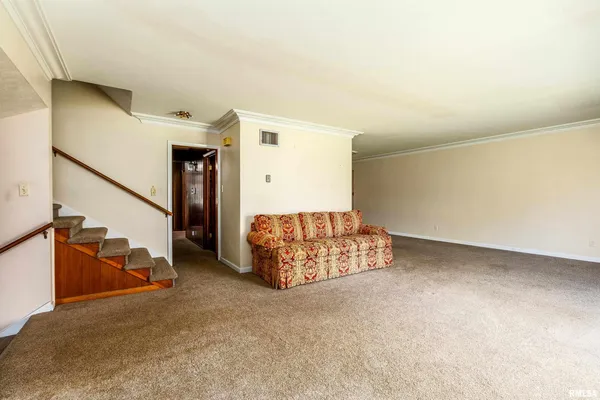 $375,000 | 2611 West Striegel Road, Carbondale, IL 62901