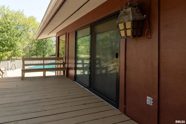 $375,000 | 2611 West Striegel Road, Carbondale, IL 62901