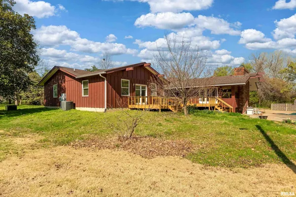 $375,000 | 2611 West Striegel Road, Carbondale, IL 62901