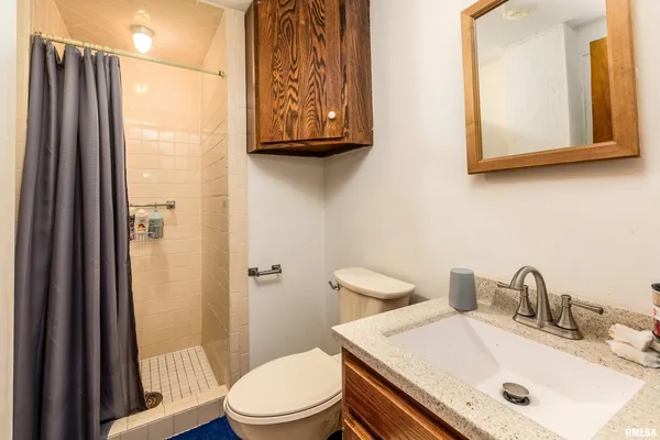 $375,000 | 2611 West Striegel Road, Carbondale, IL 62901