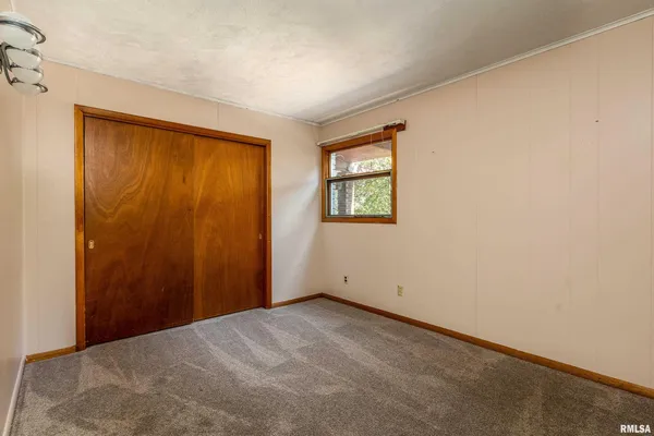 $375,000 | 2611 West Striegel Road, Carbondale, IL 62901