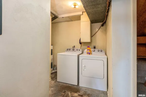 $375,000 | 2611 West Striegel Road, Carbondale, IL 62901