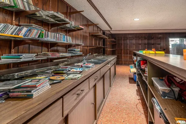 $375,000 | 2611 West Striegel Road, Carbondale, IL 62901