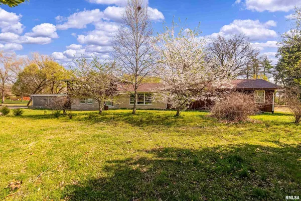 $375,000 | 2611 West Striegel Road, Carbondale, IL 62901