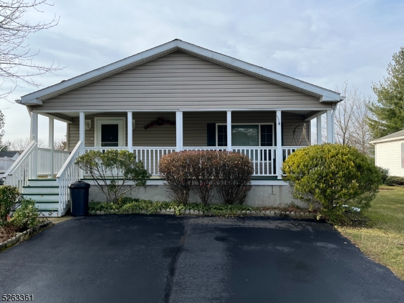 15 Willow Drive, Belvidere, NJ 07823 Compass