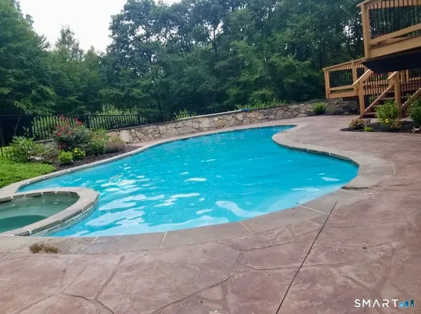 a view of a backyard with plants