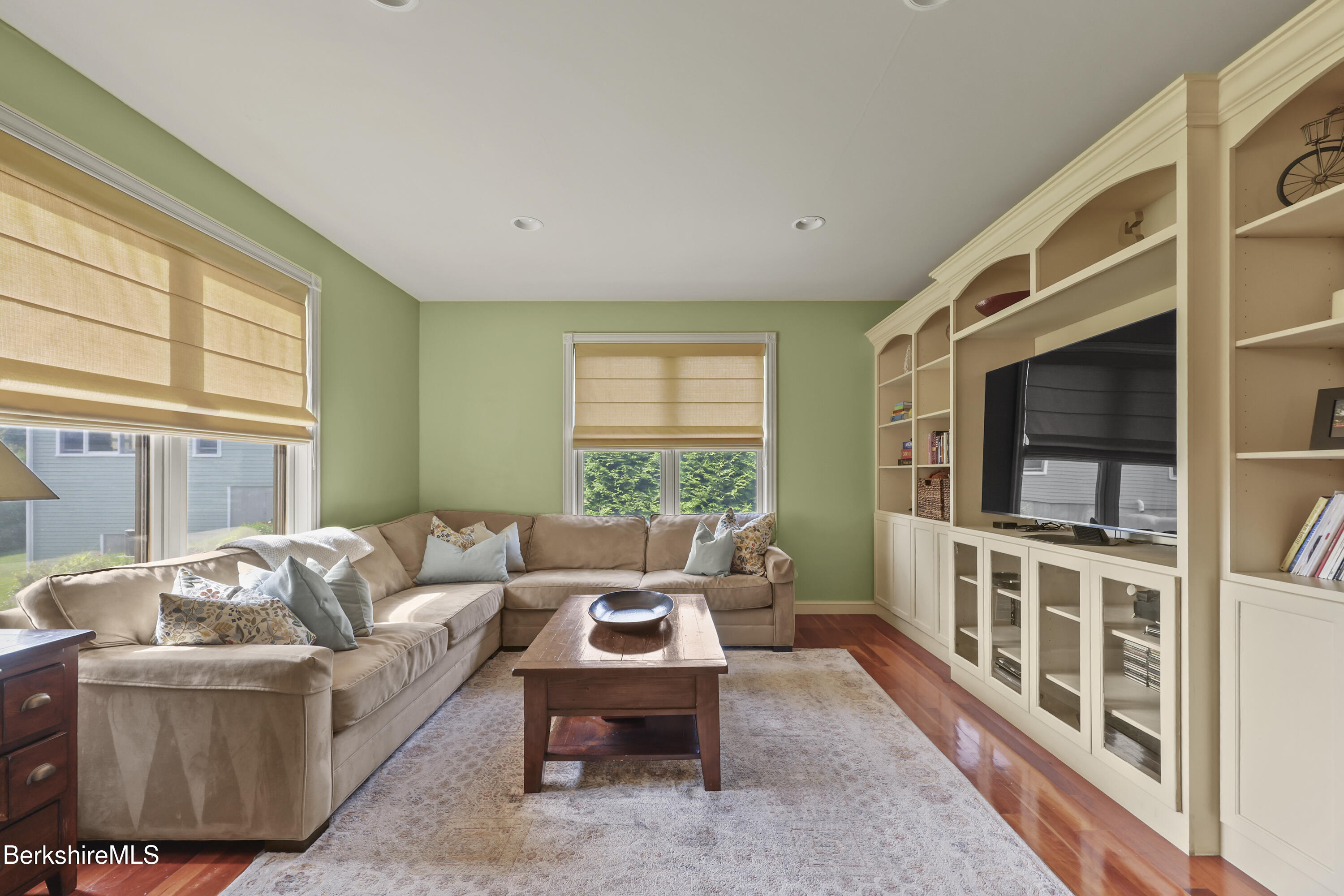 35 Meadow Ridge Drive Pittsfield, MA 01201 - Photo 18 of 81 Family Room