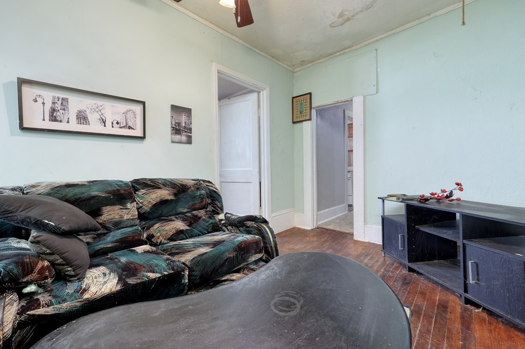 1641 16th Avenue Columbus, GA 31901 - Photo 22 of 76 a living room with furniture