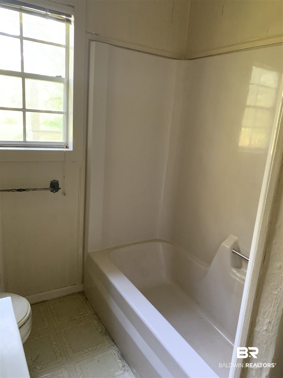 17071 County Road 52 Silverhill, AL 36576 - Photo 12 of 44 Tub/shower combo