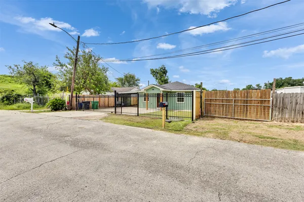 $199,999 | 9707 Nedwald Street, Houston, TX 77029