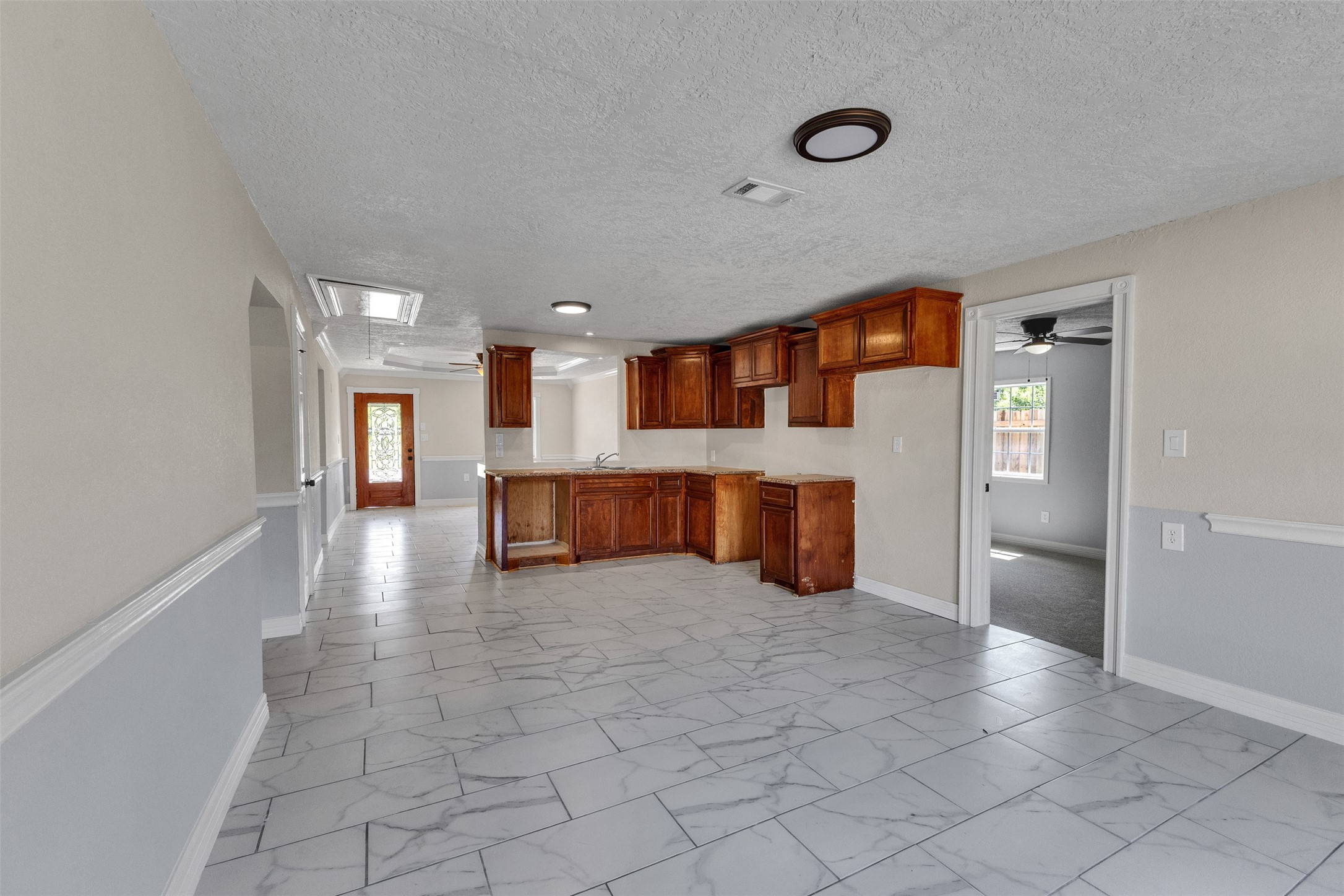 9707 Nedwald Street Houston, TX 77029 - Photo 6 of 16