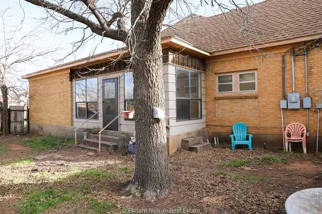 $99,999 | 411 North McKinley Avenue, Rotan, TX 79546