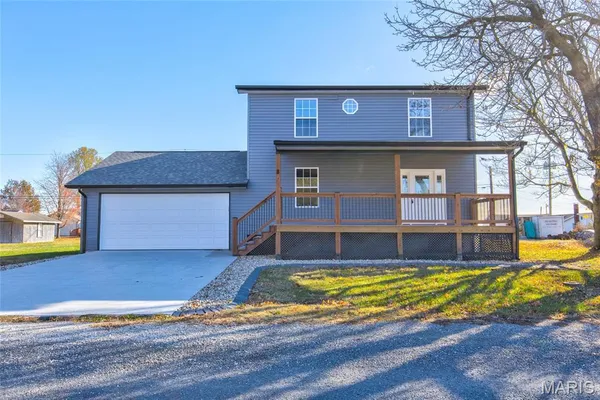 $270,000 | 8 Maple Street, Moro, IL 62067