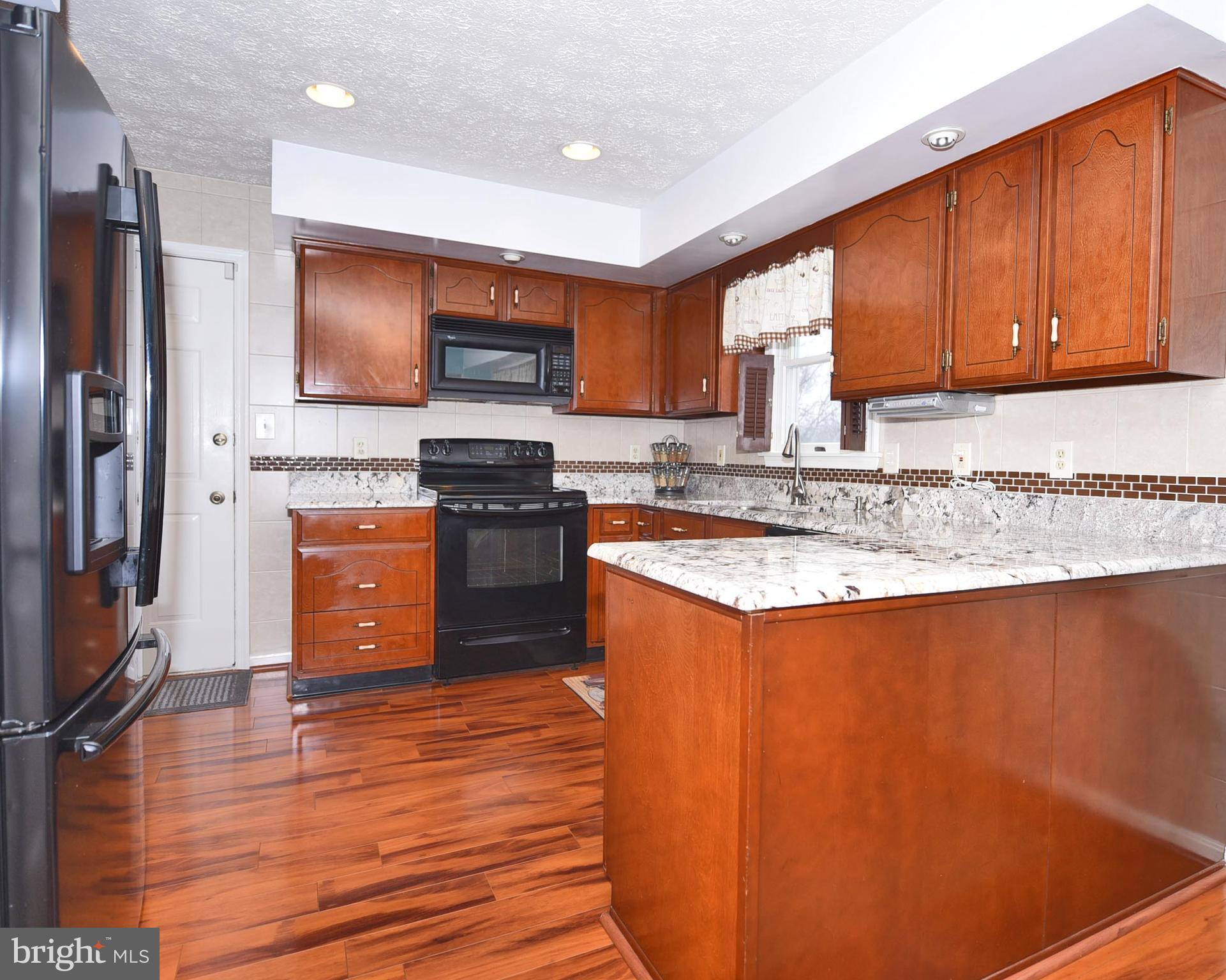 7242 Oliver Beach Road Baltimore, MD 21220 - Photo 15 of 30 Kitchen