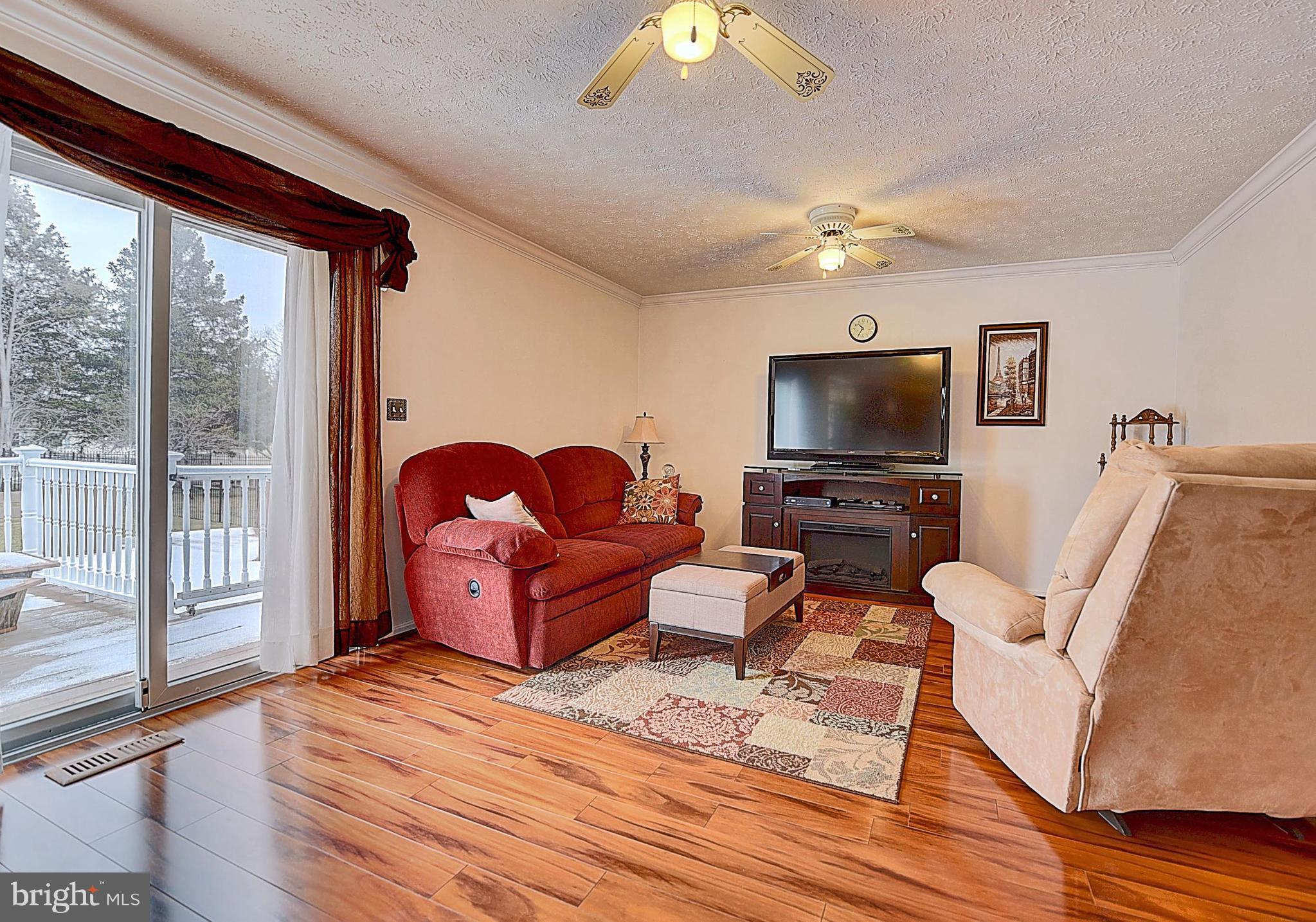 7242 Oliver Beach Road Baltimore, MD 21220 - Photo 16 of 30 Family Room