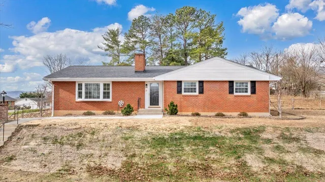 $349,900 | 453 Howard Drive, Salem, VA 24153