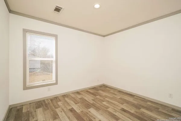 $1,150 | 193 Live Oak Street, Unit 3, Medina, TX 78055