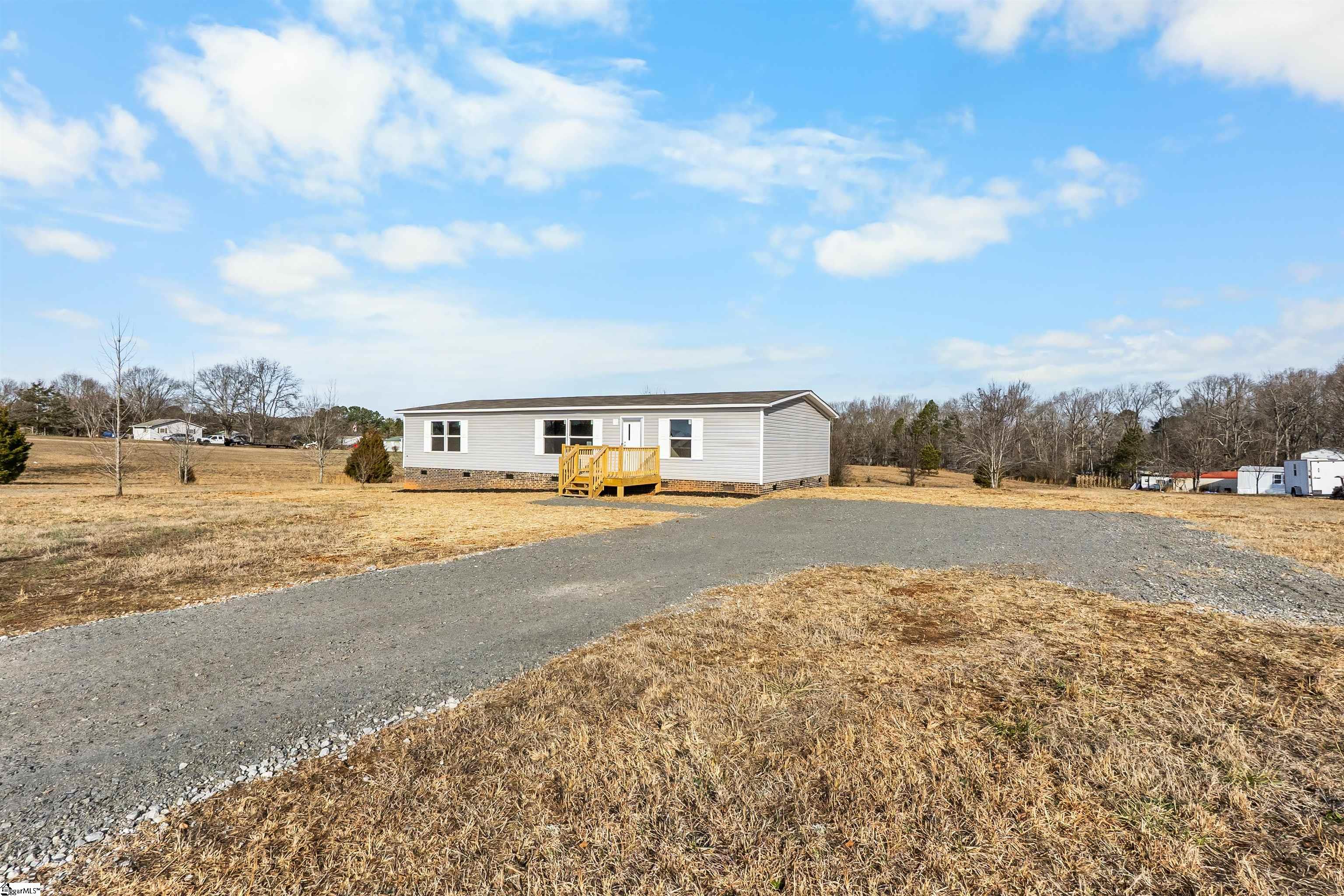 585 Happy Valley Road Fountain Inn, SC 29644 - Photo 2 of 15