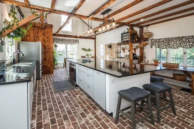 $480,000 | 6948 Us Route, Pittsford, VT 05763