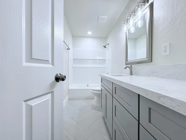 $289,900 | 725 South Monterey Avenue, Coalinga, CA 93210