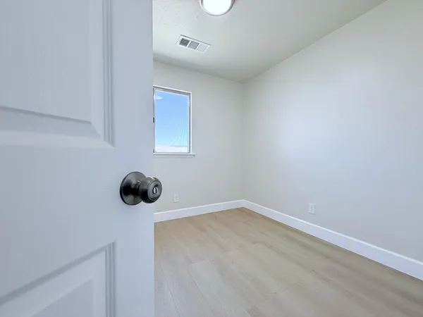 $289,900 | 725 South Monterey Avenue, Coalinga, CA 93210