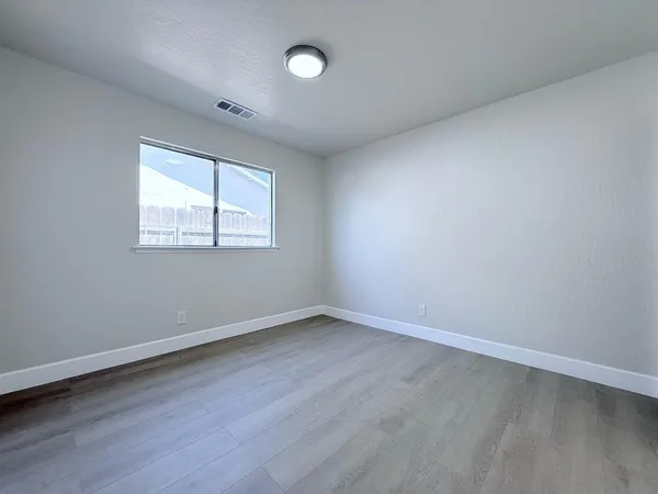 $289,900 | 725 South Monterey Avenue, Coalinga, CA 93210