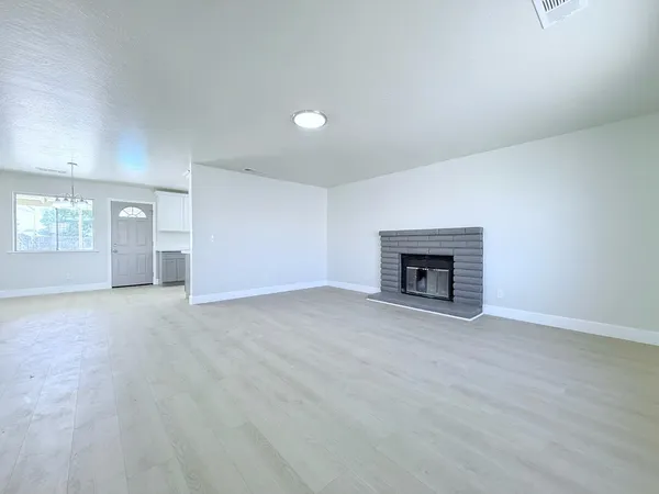 $289,900 | 725 South Monterey Avenue, Coalinga, CA 93210