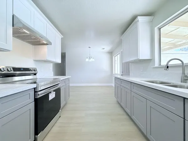 $289,900 | 725 South Monterey Avenue, Coalinga, CA 93210