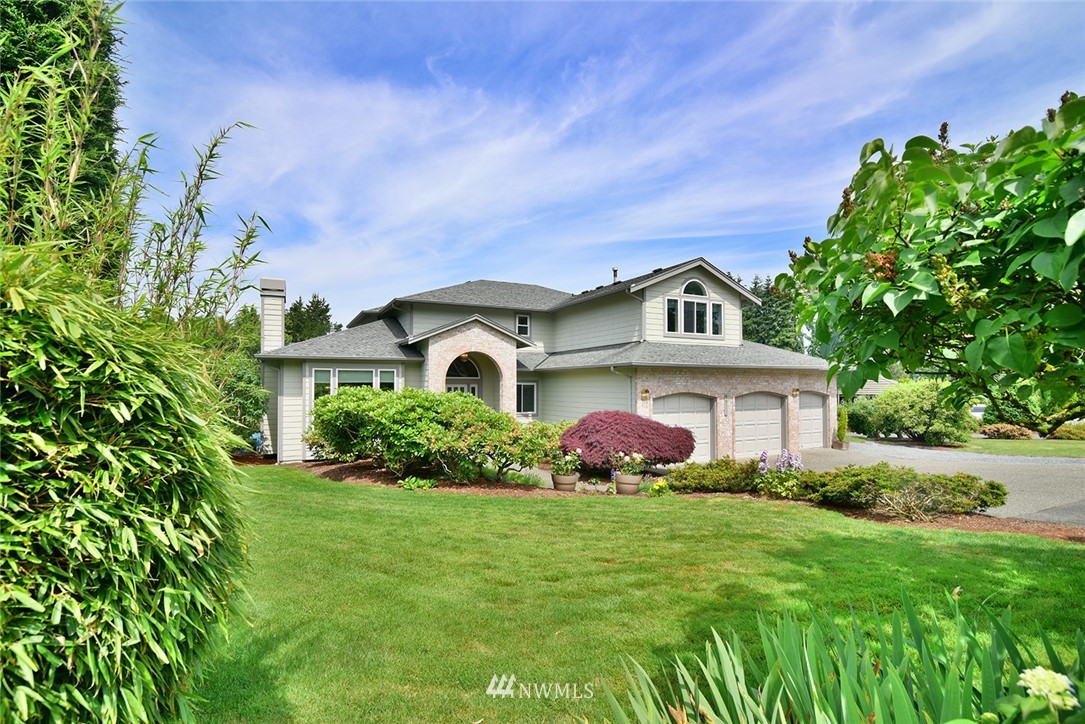 2911 Russet Road Brier, WA 98036 - Photo 3 of 25 Gallery Image 3