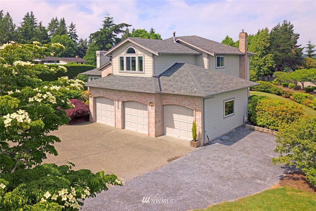 2911 Russet Road Brier, WA 98036 - Photo 4 of 25 Gallery Image 4