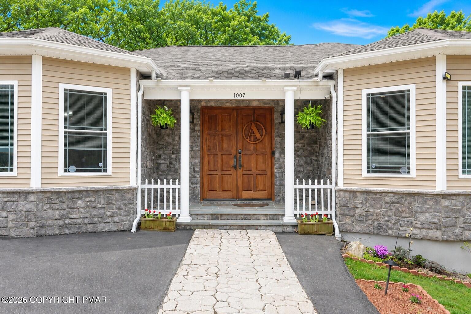 1007 Hampstead Road Bushkill, PA 18324 - Photo 2 of 68 095A9668 edit summer