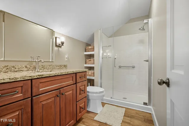 $1,750,000 | 550 Country View Private Drive, Blountville, TN 37617