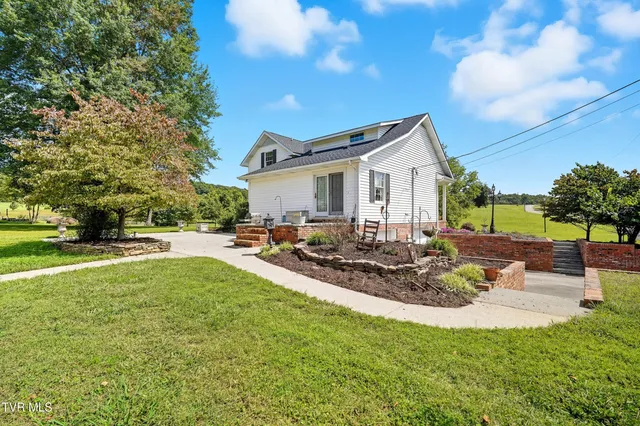 $1,750,000 | 550 Country View Private Drive, Blountville, TN 37617
