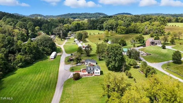 $1,750,000 | 550 Country View Private Drive, Blountville, TN 37617