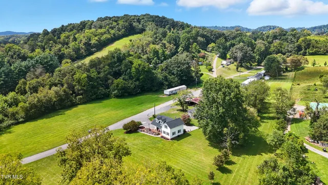 $1,750,000 | 550 Country View Private Drive, Blountville, TN 37617