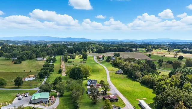$1,750,000 | 550 Country View Private Drive, Blountville, TN 37617