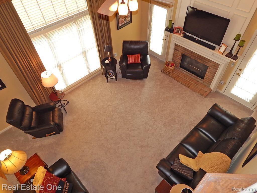 1695 Devonwood Drive Rochester, MI 48306 - Photo 16 of 37 greatroom.overview