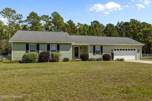 $320,000 | 115 Countryside Court, Newport, NC 28570