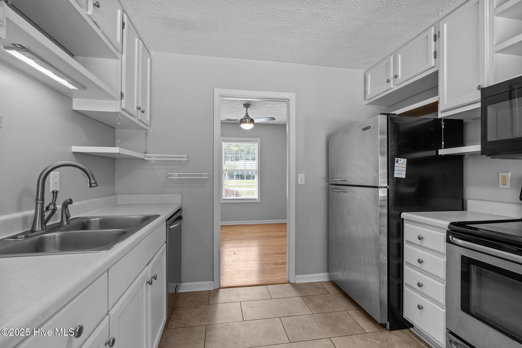 115 Countryside Court Newport, NC 28570 - Photo 10 of 52 Kitchen