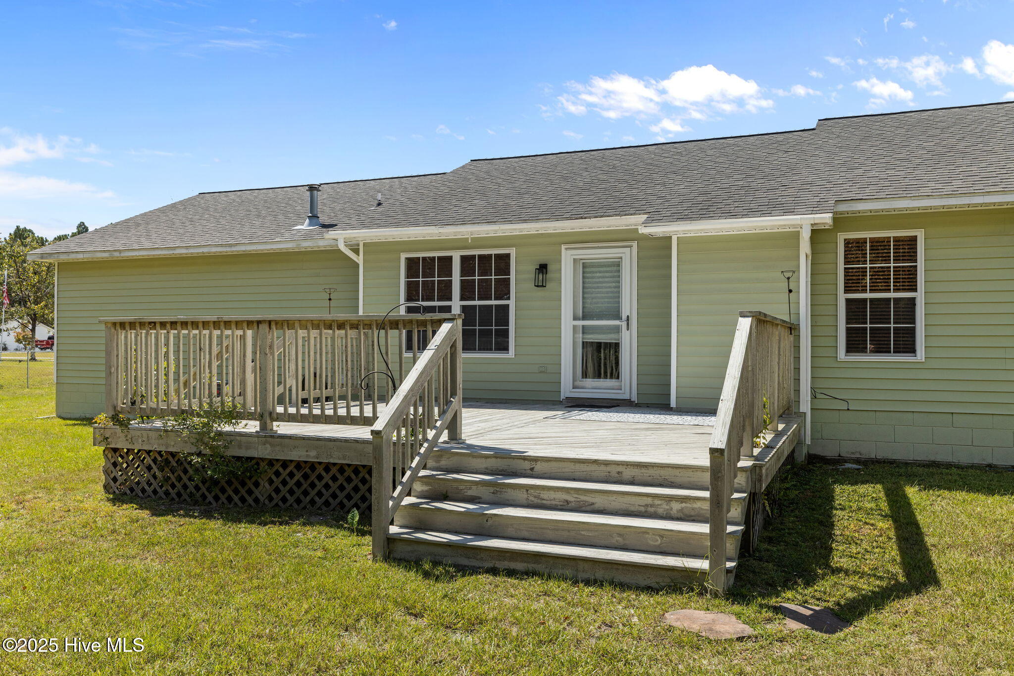 115 Countryside Court Newport, NC 28570 - Photo 24 of 52 Nice deck!
