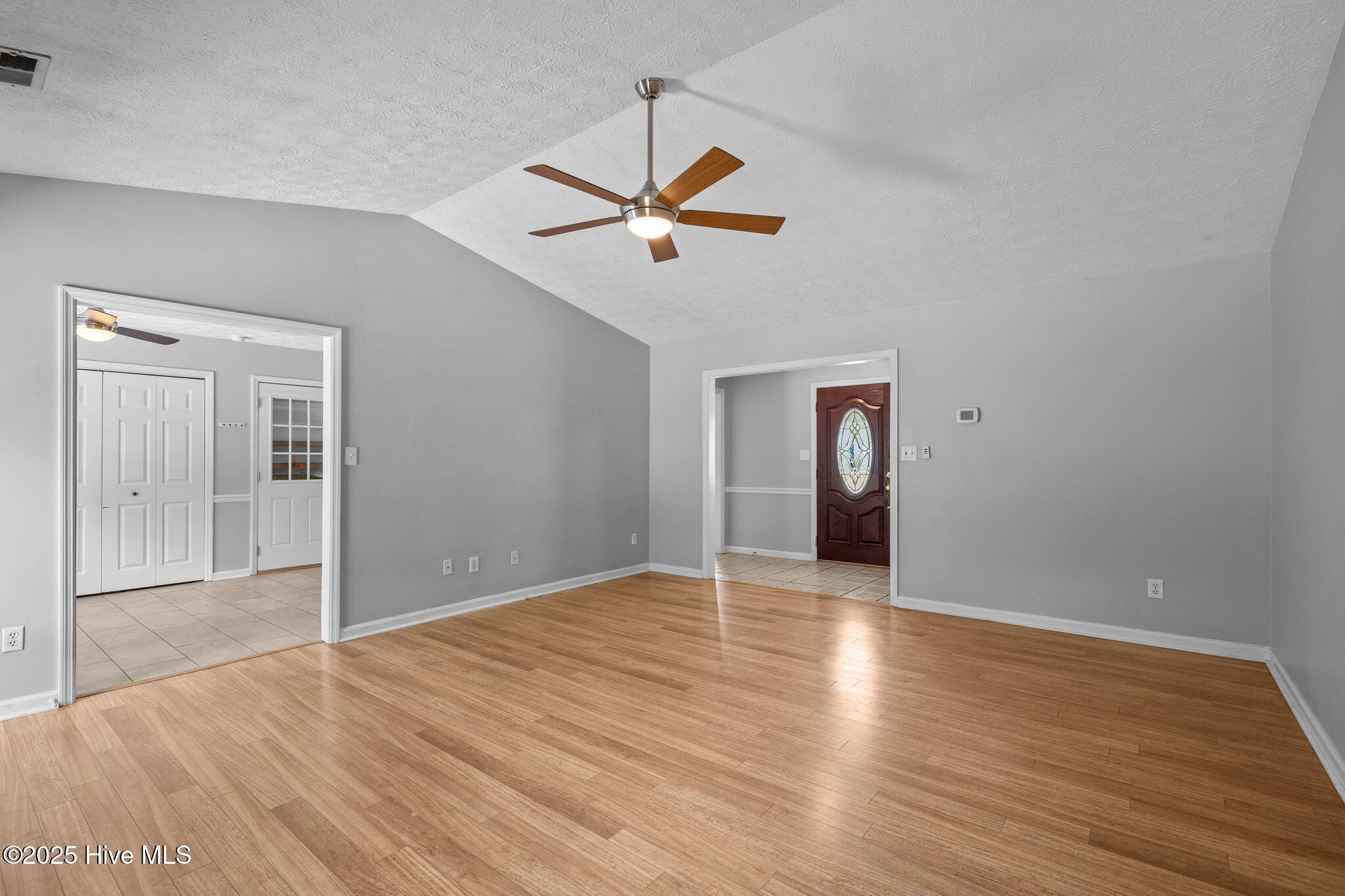 115 Countryside Court Newport, NC 28570 - Photo 6 of 52 Spacious Living Area
