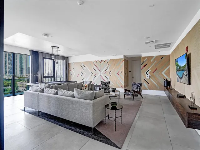 $6,500 | 121 Northeast 34th Street, Unit 2809, Miami, FL 33137