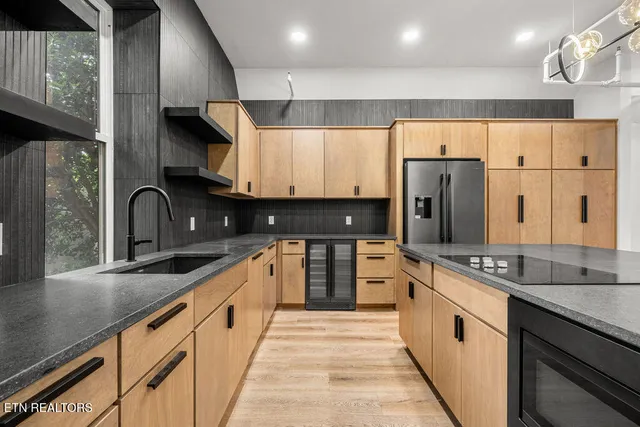 $4,500,000 | 713 Market Street, Knoxville, TN 37902