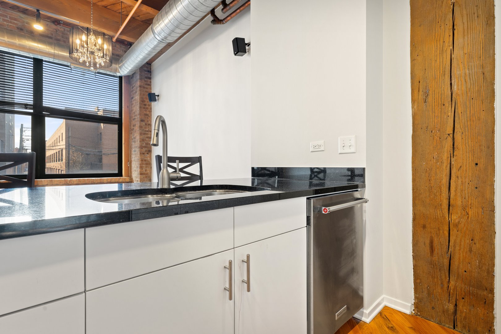 1040 West Adams Street, Unit 122 Chicago, IL 60607 - Photo 8 of 28