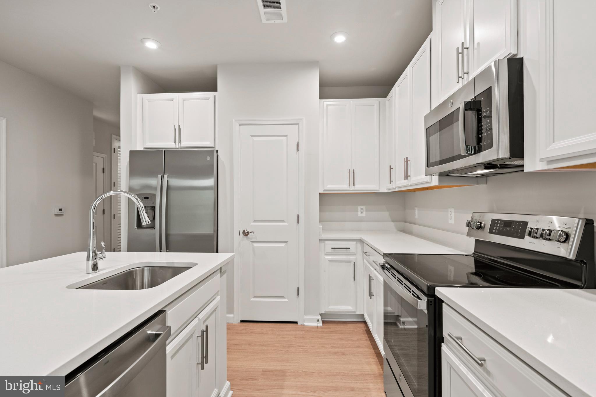 1669 Bandit Loop, Unit 308A Reston, VA 20190 - Photo 3 of 61 Gallery Image 3