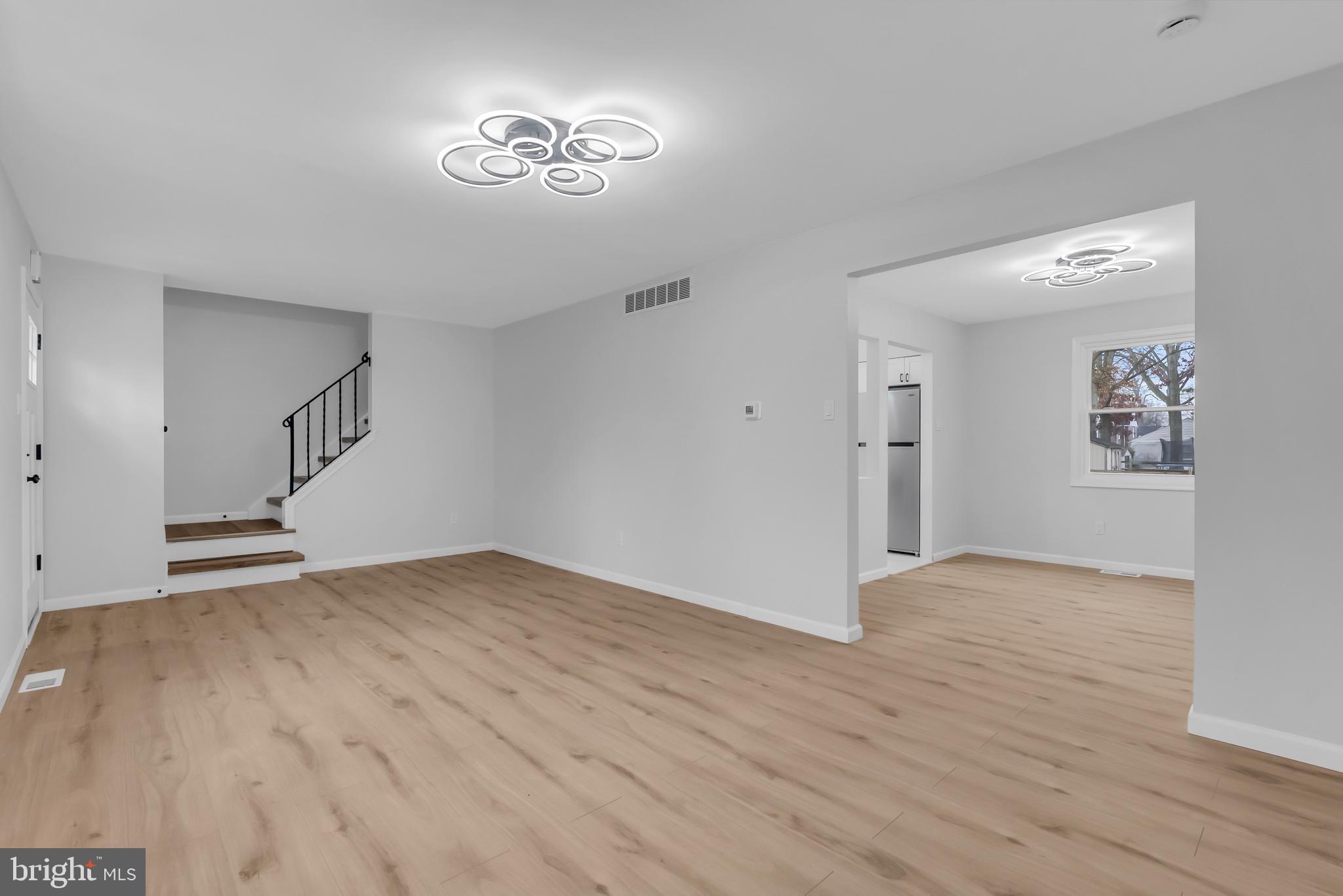 705 Chestnut Street Palmyra, NJ 08065 - Photo 3 of 16 Gallery Image 3