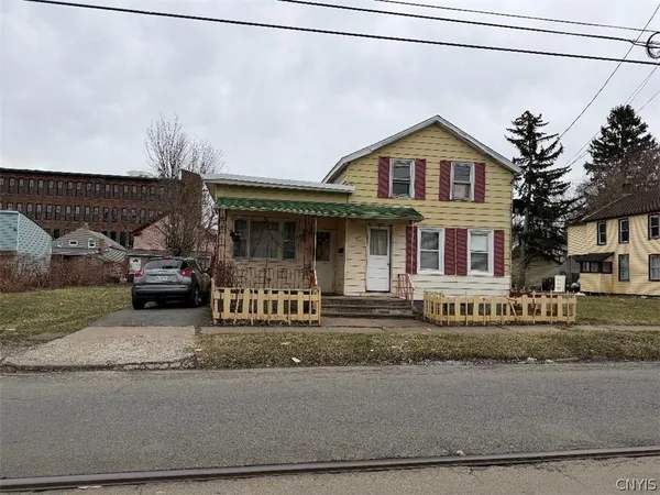$99,900 | 939 Schuyler Street, Utica, NY 13502