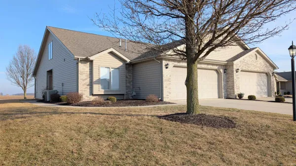 $250,000 | 808 Heatherwood Lane, Ossian, IN 46777