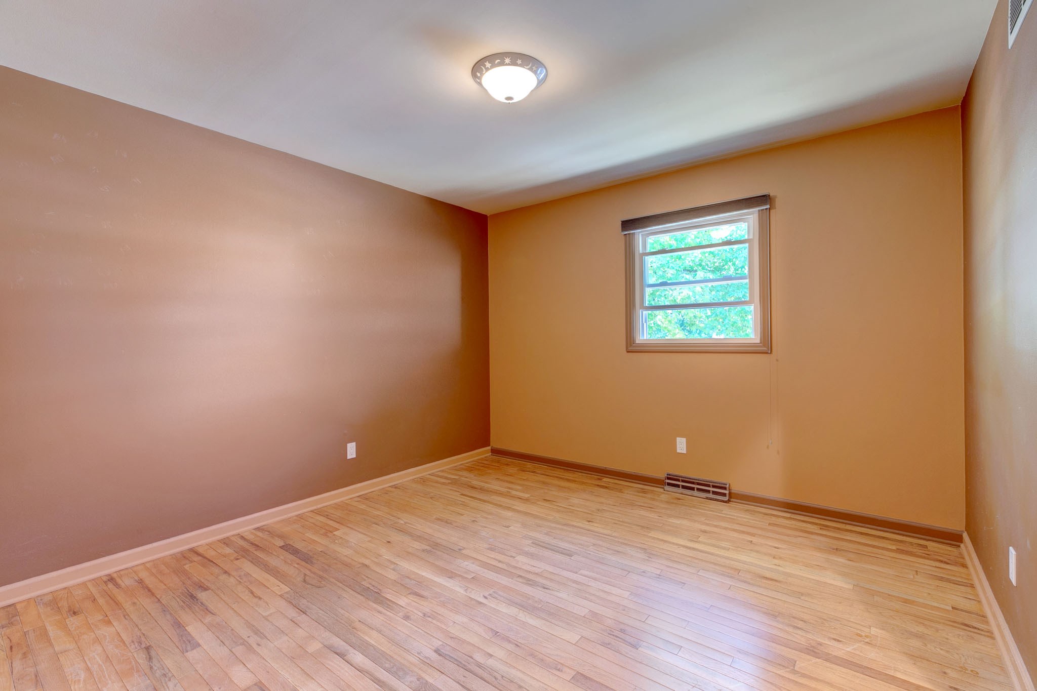 2015 South Georgetown Road Bloomington, IN 47401 - Photo 18 of 36 Gallery Image 18