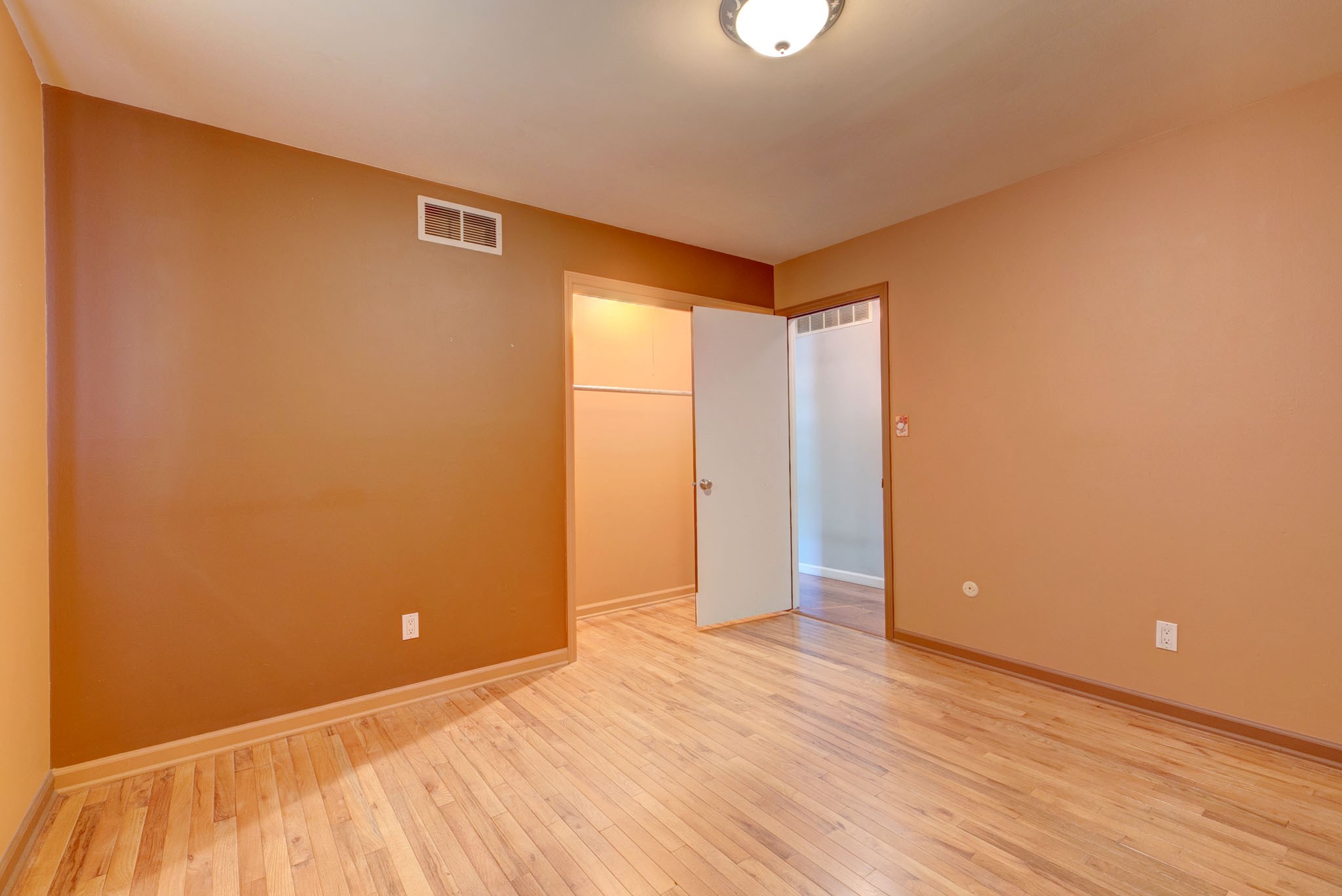 2015 South Georgetown Road Bloomington, IN 47401 - Photo 19 of 36 Gallery Image 19